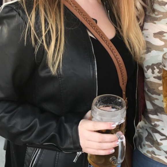 ONE SMALL LEFT 🌟Black scoop neck bodysuit - Picture 5 of 5